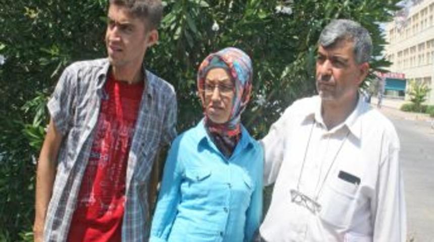 İki &ccedil;ocuğundan birini se&ccedil;mek zorunda kalan babanın imdadına doktorlar yetişti