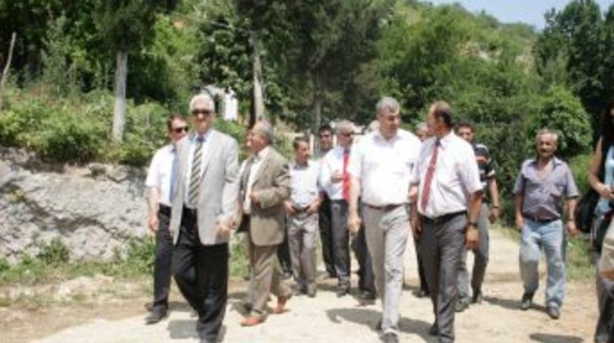 K&ouml;y olmak isteyen &Ccedil;alıkuşu Feride&rsquo;nin Zeyniler&rsquo;ine meclis &uuml;yelerinden &ccedil;ıkarma