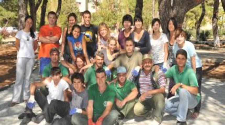 D&uuml;nya gen&ccedil;leri Muğla'da hayvanlar i&ccedil;in buluşuyor