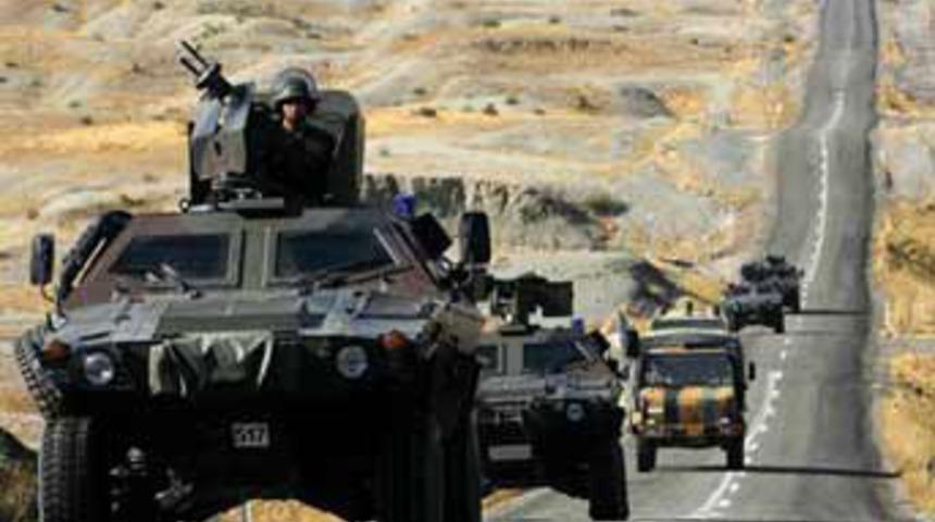 Diyarbakır'da &ccedil;atışma: 13 şehit