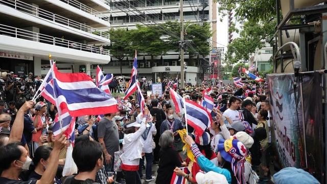 Tayland'da İsrail Büyükelçiliği önünde protesto düzenlendi