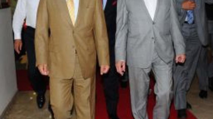 Bakan G&uuml;nay: Kafalarını kayaya toslayacaklar