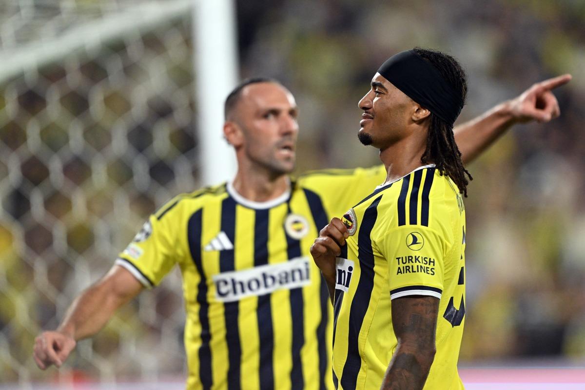 Archie Brown tarihe geçti! Fenerbahçe nin 18 yıllık hasretini bitirdi 1