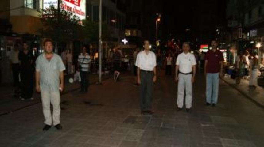 İş&ccedil;i Partililer, Diyarbakır'daki ter&ouml;r saldırısını protesto etti