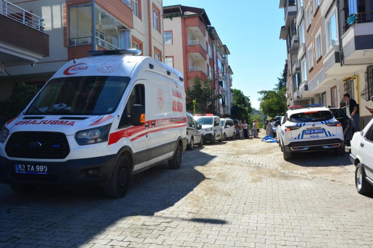 &Uuml;nye de belediye personeli, evinde &ouml;l&uuml; bulundu 1