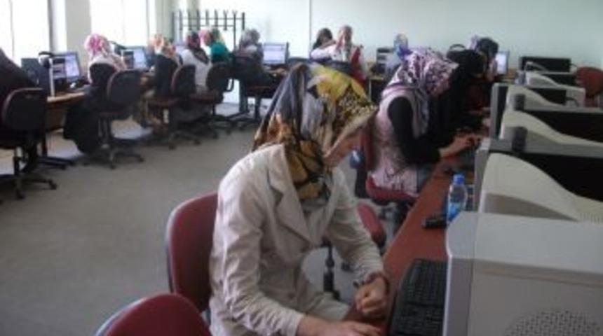 40 kız &ccedil;ocuğu okula kazandırıldı