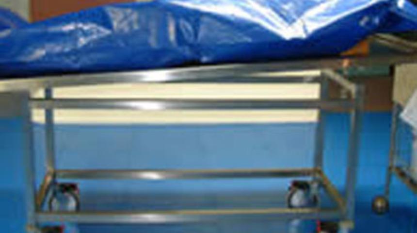 Yas evi &ouml;n&uuml;nde &ccedil;&uuml;r&uuml;m&uuml;ş 2 ceset bulundu