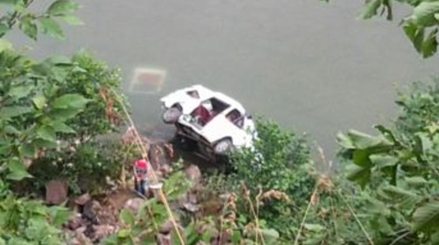 Espiye'de trafik kazası: 1 &ouml;l&uuml; 6 yaralı