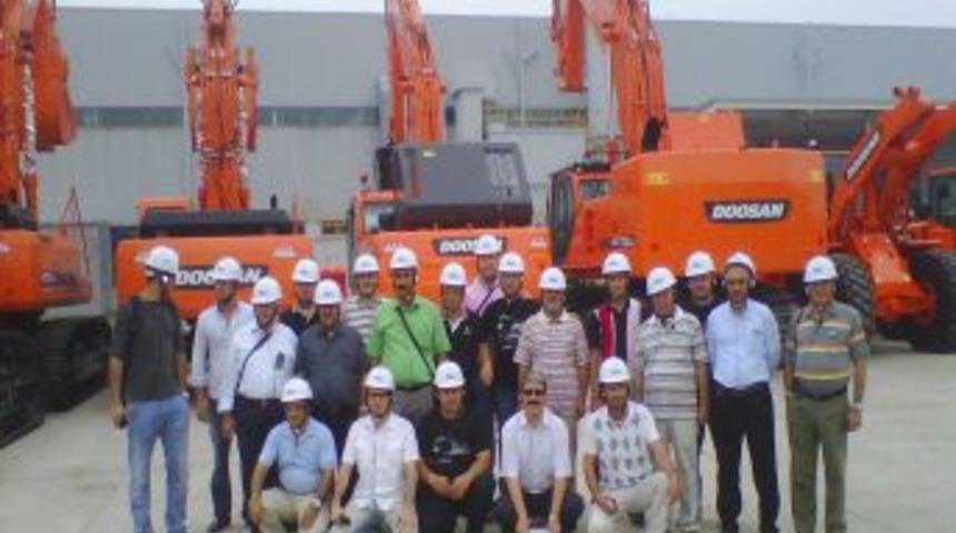 Doosan iş makinesi kullanıcıları, Kore&rsquo;deki &uuml;retim tesislerinde inceleme yaptı