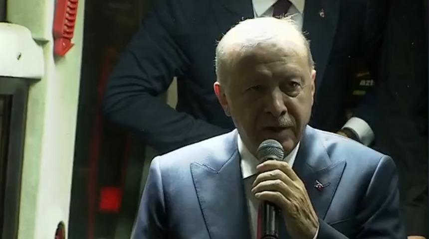 Cumhurbaşkanı Erdoğan'dan se&ccedil;im a&ccedil;ıklaması: "İnşallah &ouml;n&uuml;m&uuml;zde yaklaşan..."