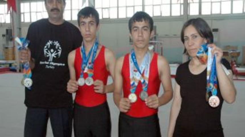 Hayata sporla tutundular