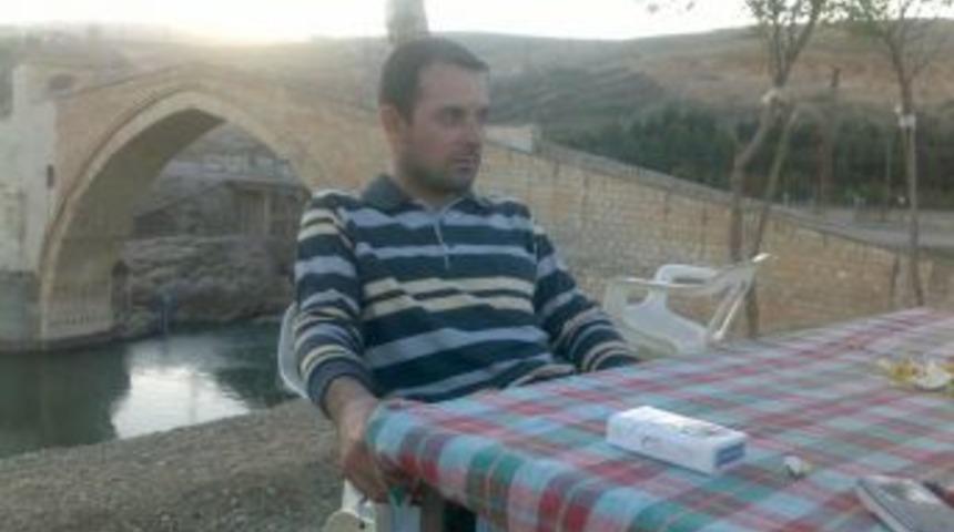 Adanalı şehidin evine ateş d&uuml;şt&uuml;