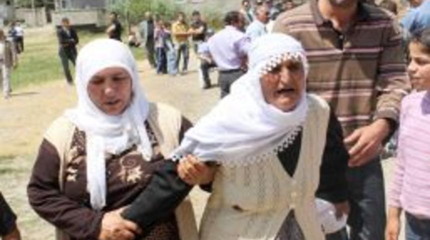 Şehidin evinden Kürtçe ağıtlar yükseldi