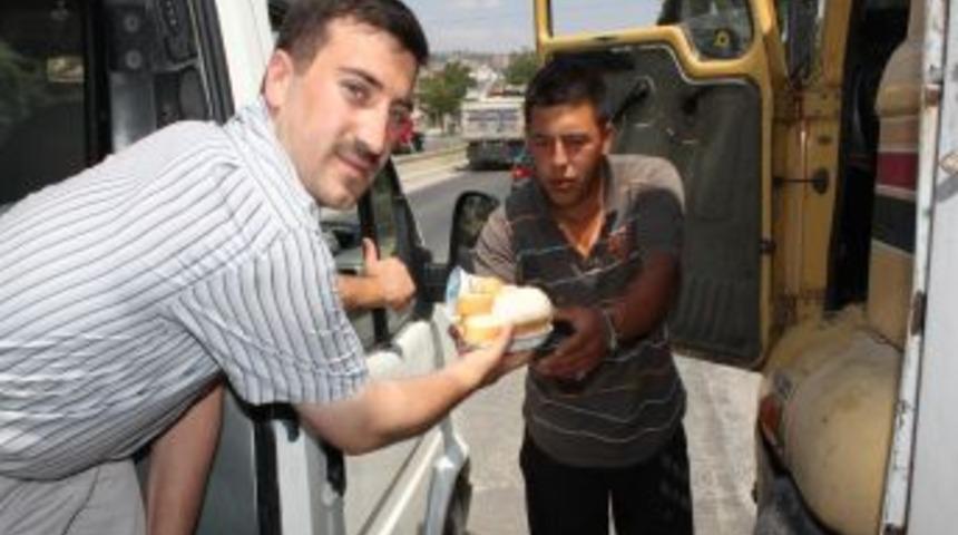 POLİAD kandil pilavı dağıttı