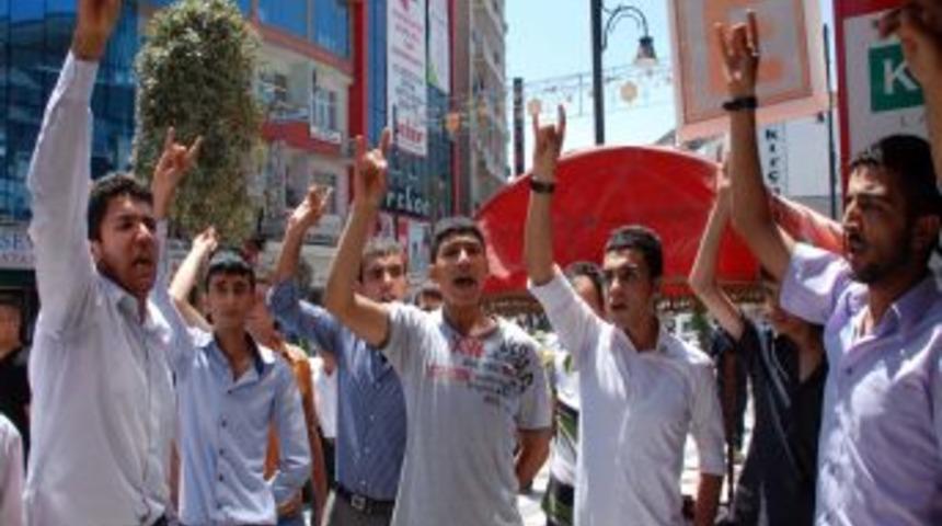 Malatya'da ter&ouml;re tepki y&uuml;r&uuml;y&uuml;ş&uuml;