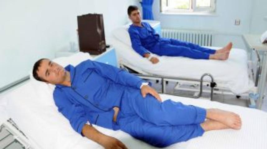 Başbakan Yardımcısı Bozdağ, yaralıları ziyaret etti