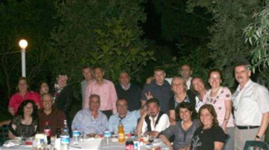 Mezunlar 33 yıl sonra bir araya geldiler