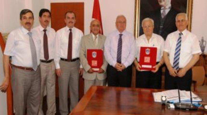 Eğitime hayırseverlerin desteği s&uuml;r&uuml;yor