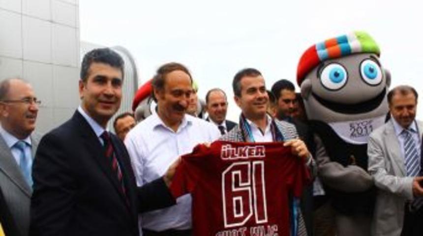 Gen&ccedil;lik ve Spor Bakanı Suat Kılı&ccedil;, EYOF'ta incelemelerde bulundu