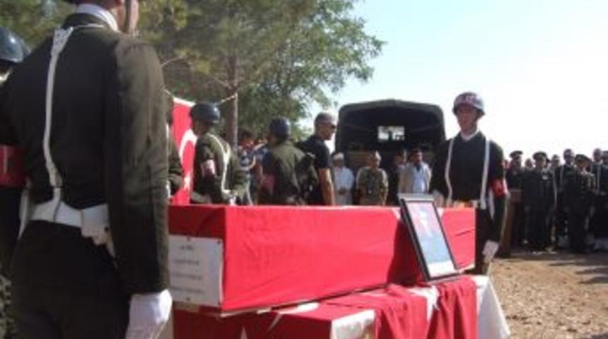 Şanlıurfalı şehit abisinin y&uuml;rek burkan feryadı