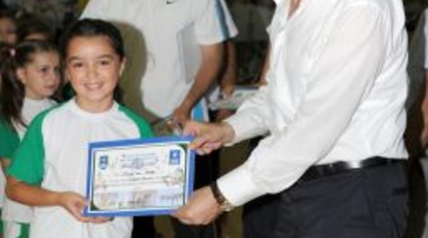 Yaz spor okullarında sertifika sevinci