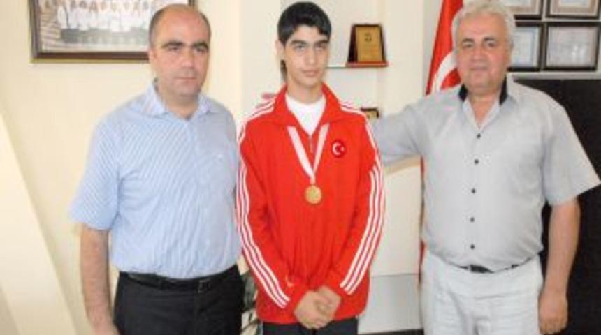 Atlas Koleji&rsquo;nden Avrupa şampiyonu