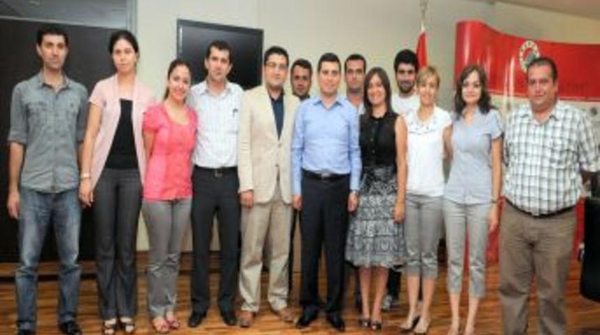 AK Partili gen&ccedil;ler Başkan T&uuml;t&uuml;nc&uuml;'y&uuml; ziyaret etti