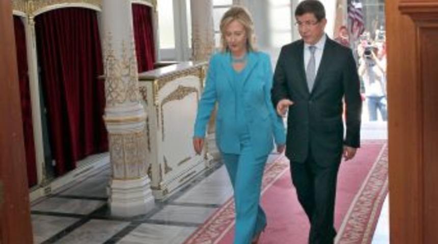 Davutoğlu ile Clinton&rsquo;un ikili g&ouml;r&uuml;şmesi başladı