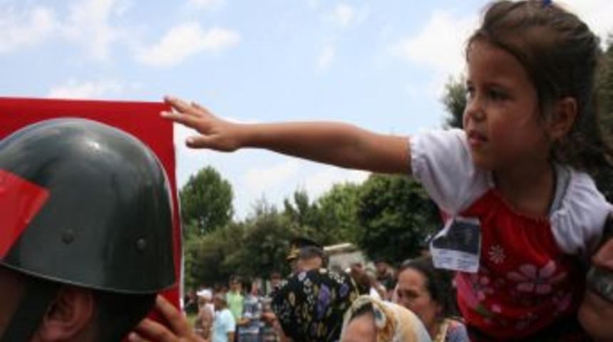 Adana iki şehidini tekbirlerle uğurladı