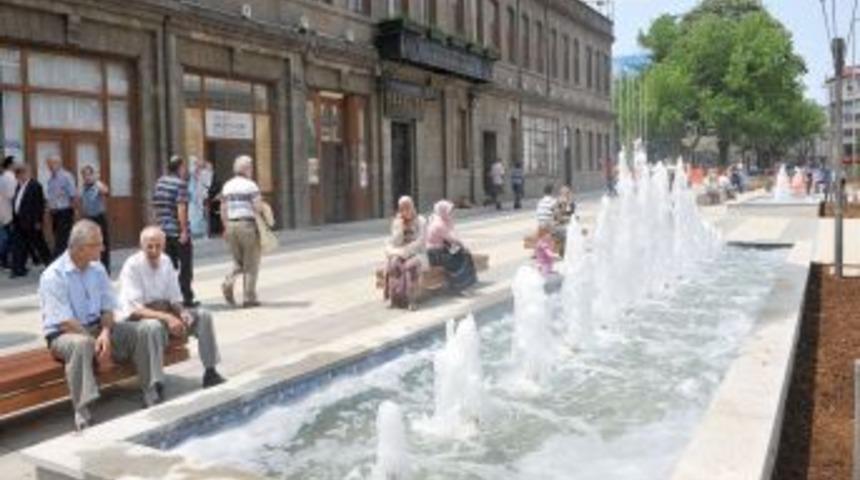 Meydan Parkı, yenilenen y&uuml;z&uuml;yle hizmete giriyor