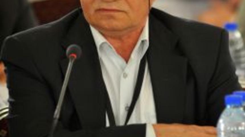 &Uuml;mit Fırat: H&uuml;k&uuml;met 'eskisi gibi olsun' diyenlere karşı programını s&uuml;rd&uuml;rmeli