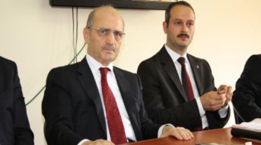 Bakan Bayraktar, toplantıyı yarıda bırakarak Trabzon&rsquo; daki kaza yerine gitti