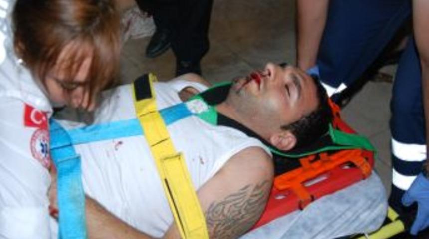 D&ouml;v&uuml;len kadına yardım etmek isterken canından oluyordu