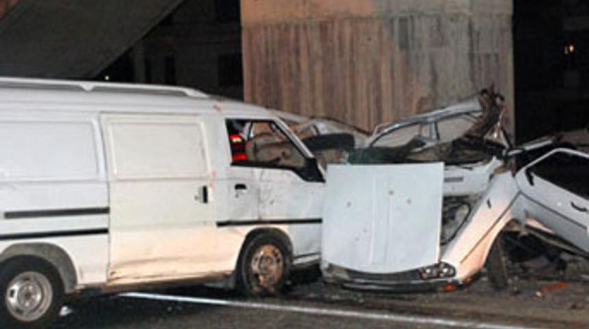 Facia gibi kaza: 2 &ouml;l&uuml;, 4 yaralı