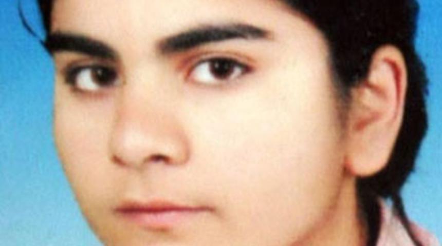 Gen&ccedil; kız kendini yaktı, esnaf kepenk kapattı