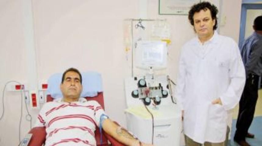 Aferez y&ouml;ntemiyle kandaki vir&uuml;s&uuml; temizliyorlar