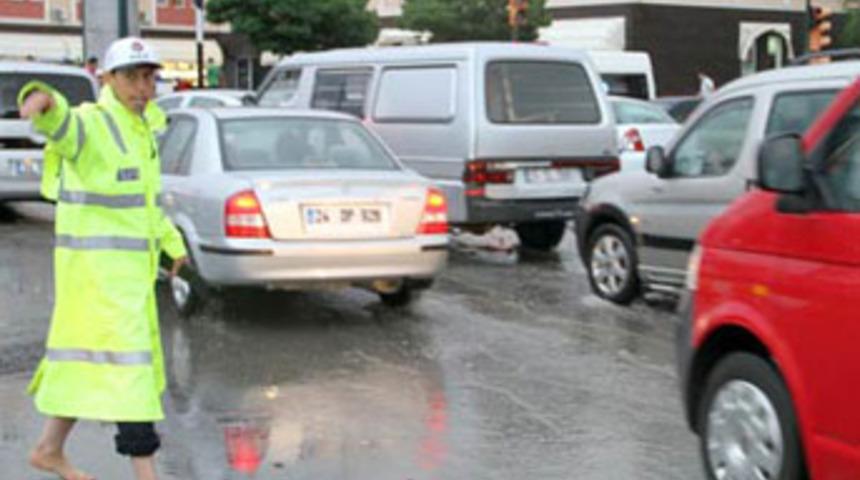 B&ouml;yle trafik polisi g&ouml;r&uuml;lmedi