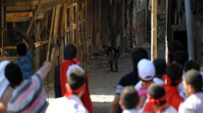 Taksim'deki şehit protestosu dağılımında olaylar &ccedil;ıktı