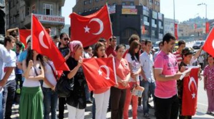 Zonguldaklılar ter&ouml;re tepki eylemi d&uuml;zenledi