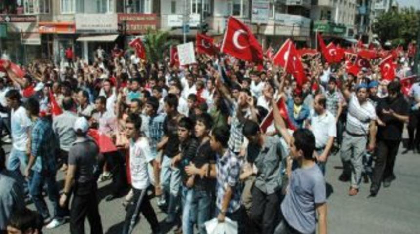 Gaziantep&rsquo;te ter&ouml;re lanet okundu, askere moral verildi