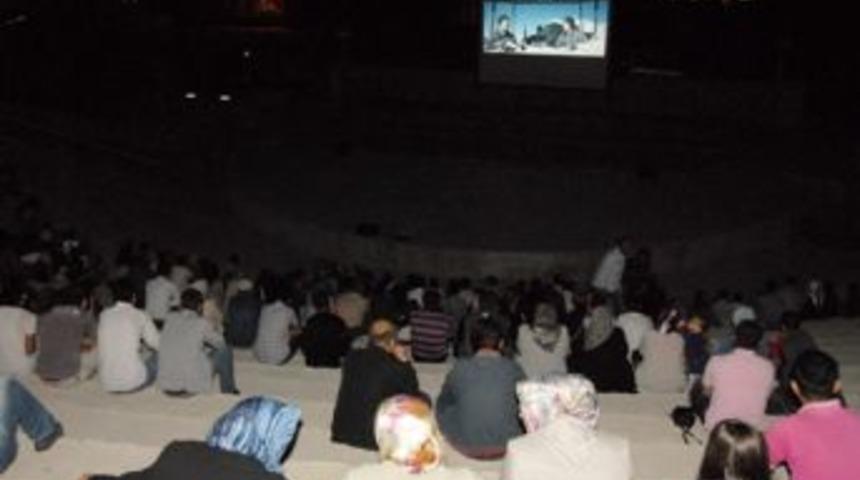 Suluova'da a&ccedil;ık hava sineması