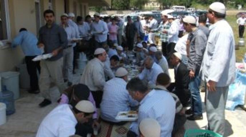 Mustafa Sungur'un annesi Cemile Sungur i&ccedil;in mevlid-i şerif