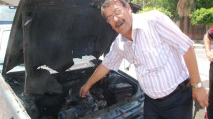 Aracın motor kısmında &ccedil;ıkan yangın korkuttu