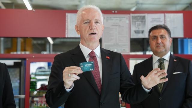 İstanbul Valiliğinden öğrencilere aylık 2 bin TL kantin desteği