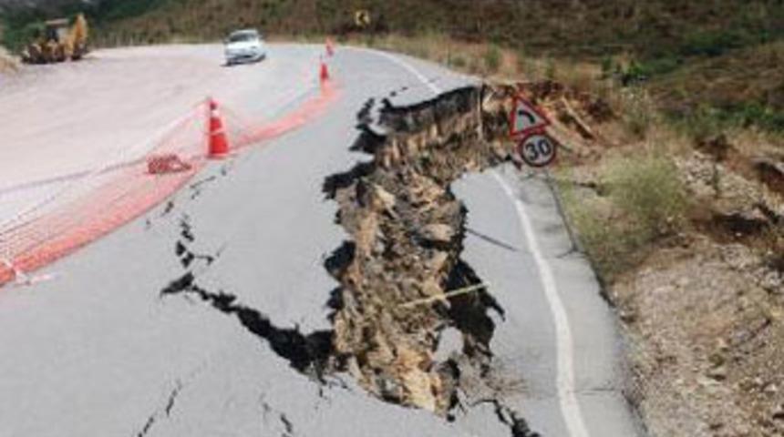 Gebze'de yol &ccedil;&ouml;kt&uuml;