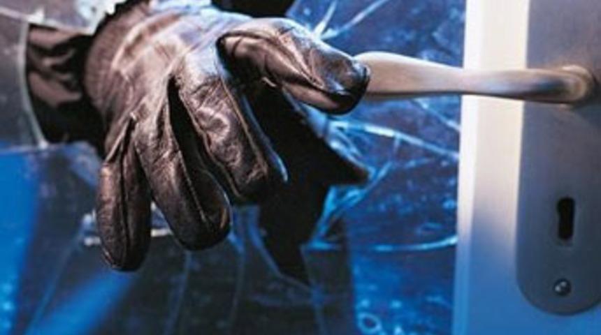 2 kadın hırsız bir evden ne çalmış olabilir?