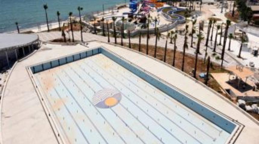 Mersin Büyükşehir Belediye Başkanı Özcan, Aquapark'taki çalışmaları inceledi
