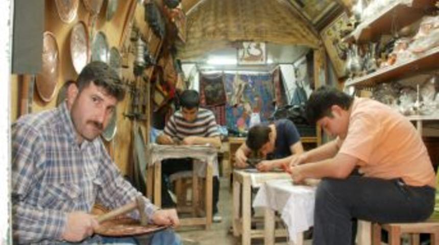 Mardin&rsquo;de bakırcılık sanatı yeniden canlanıyor