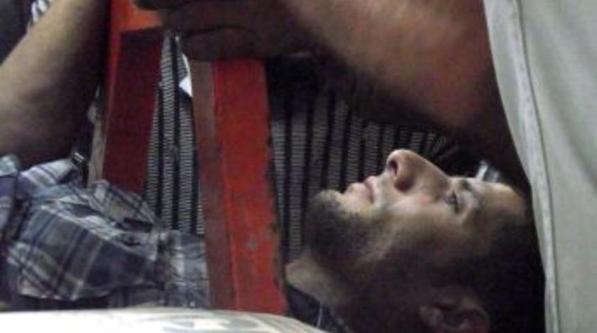 İnşaat iş&ccedil;isi ayağını y&uuml;k makarasına kaptırdı