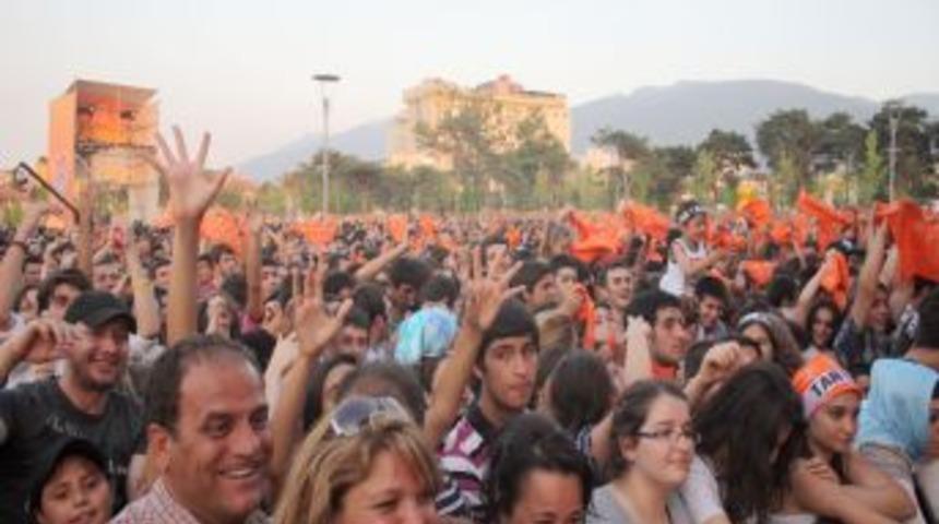 Tarkan, Bursalıları coşturdu